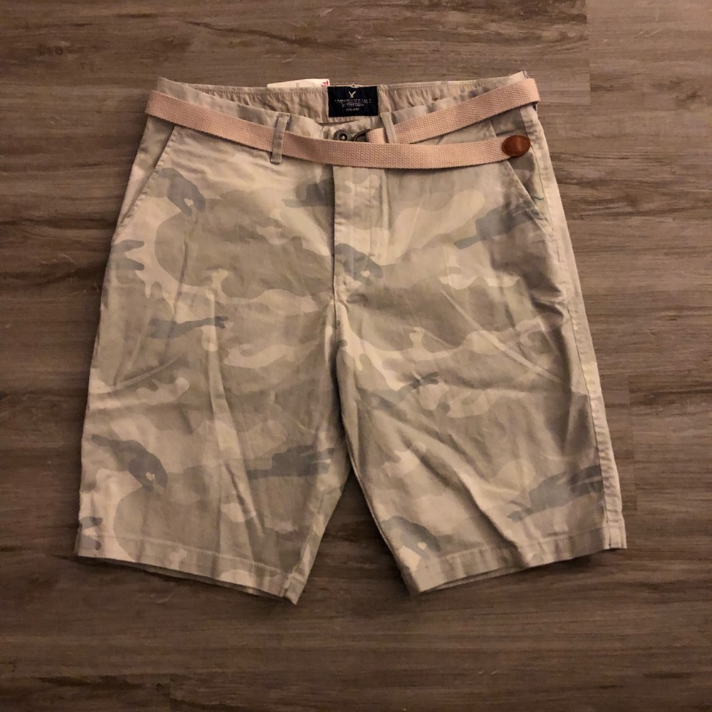 American Eagle camo shorts